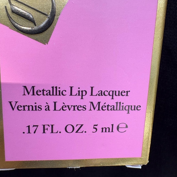 Juicy Couture gift box with beautiful bracelet plus free J.C. lipgloss included - Picture 7 of 16